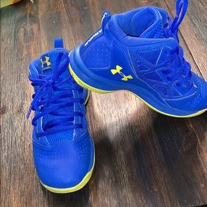 BARLEY WORN STEPH CURRY UNDER AMOUR SIZE 2Y